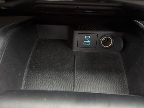 Used 2021 Ford Escape SE image 22