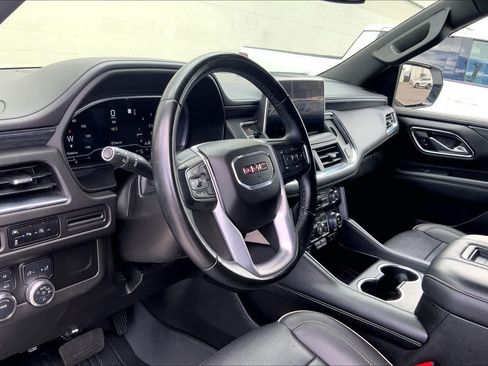 Used 2023 GMC Yukon SLT AWD/4WD image 2