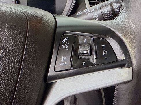 Used 2020 Chevrolet Trax LT w/ LT Convenience Package image 15