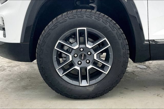 New 2026 GMC Terrain AT4 AWD/4WD image 14