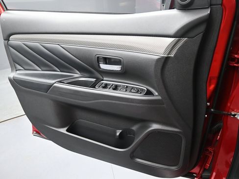 Used 2021 Mitsubishi Outlander SEL image 23