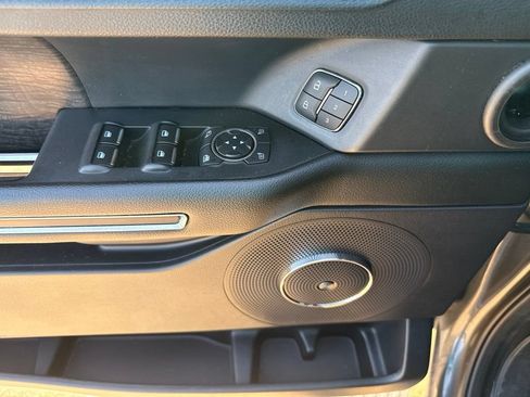 Used 2019 Ford Expedition Limited w/ Equipment Group 301A AWD/4WD image 13