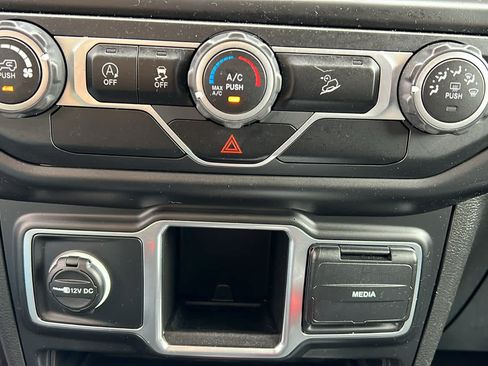 Used 2021 Jeep Wrangler Unlimited Sport AWD/4WD image 14