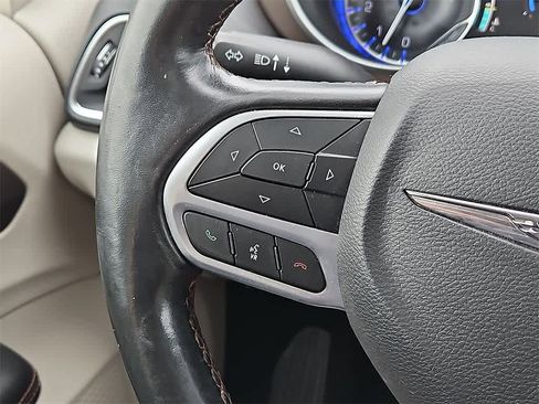 Used 2019 Chrysler Pacifica Touring-L Plus w/ Advanced Safetytec Group image 23