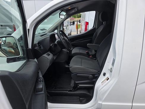 Used 2019 Nissan NV200 SV w/ Back Door Glass Package image 16