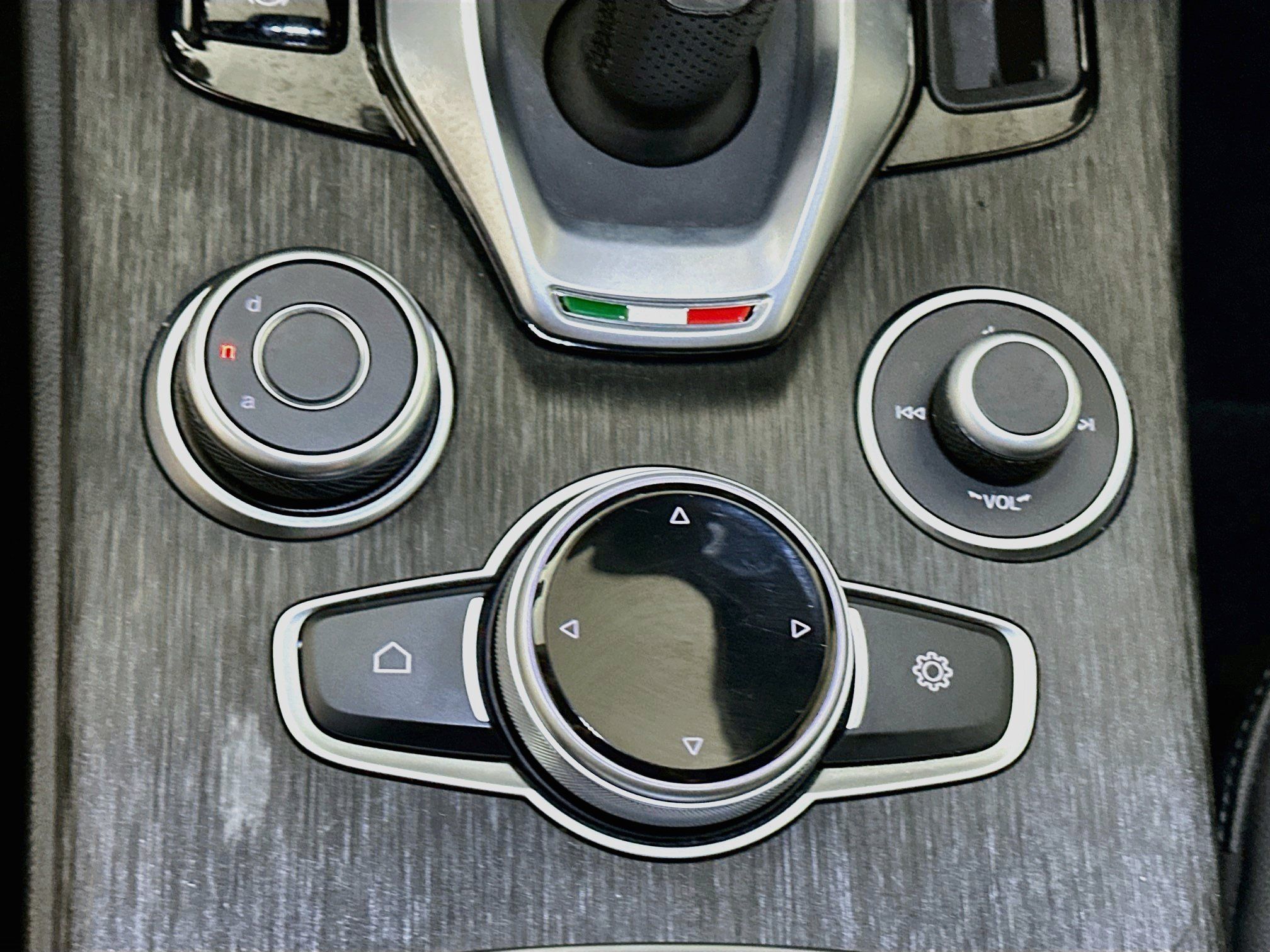 Used 2023 Alfa Romeo Stelvio Sprint RWD image 26