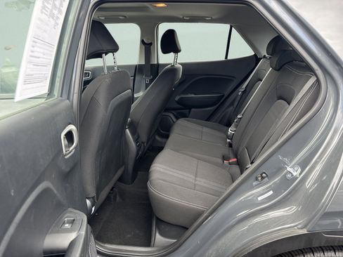 Used 2025 Hyundai Venue SEL FWD image 15