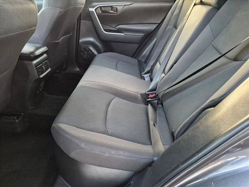 Used 2022 Toyota RAV4 LE AWD/4WD image 15