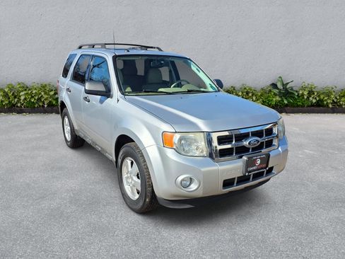 Used 2010 Ford Escape XLT FWD image 4