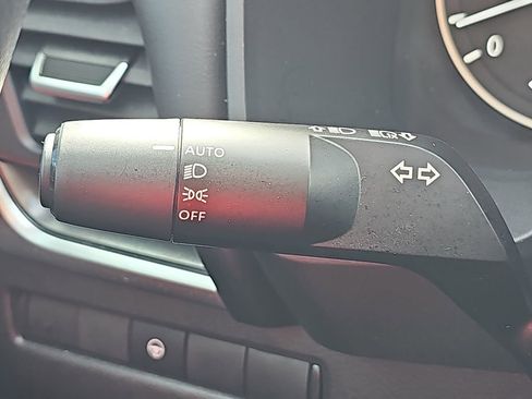 Used 2023 Nissan Rogue SV FWD image 29