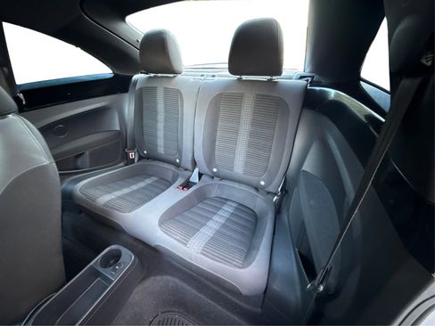 Used 2012 Volkswagen Beetle 2.0T image 10