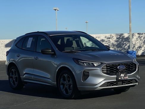 Used 2024 Ford Escape ST-Line image 3