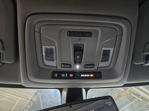 Used 2022 GMC Sierra 1500 SLT w/ SLT Premium Package AWD/4WD image 19