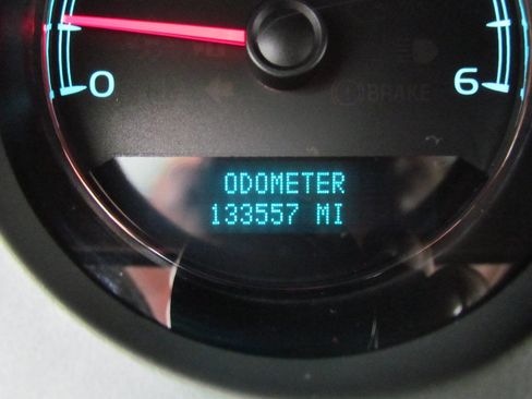 Used 2008 Chevrolet Suburban LT w/ Convenience Package 1 image 24