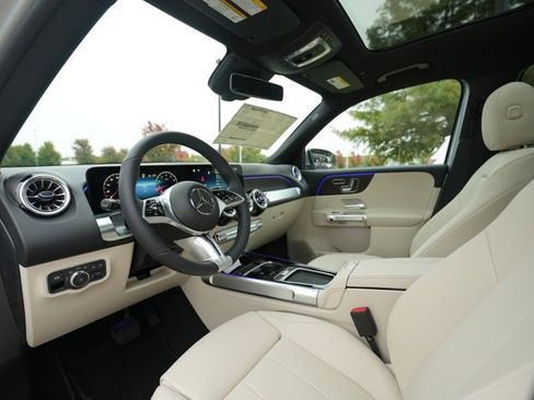 Used 2026 Mercedes-Benz GLB 250 4MATIC image 36