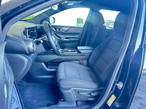 Used 2025 Chevrolet Equinox LT image 36