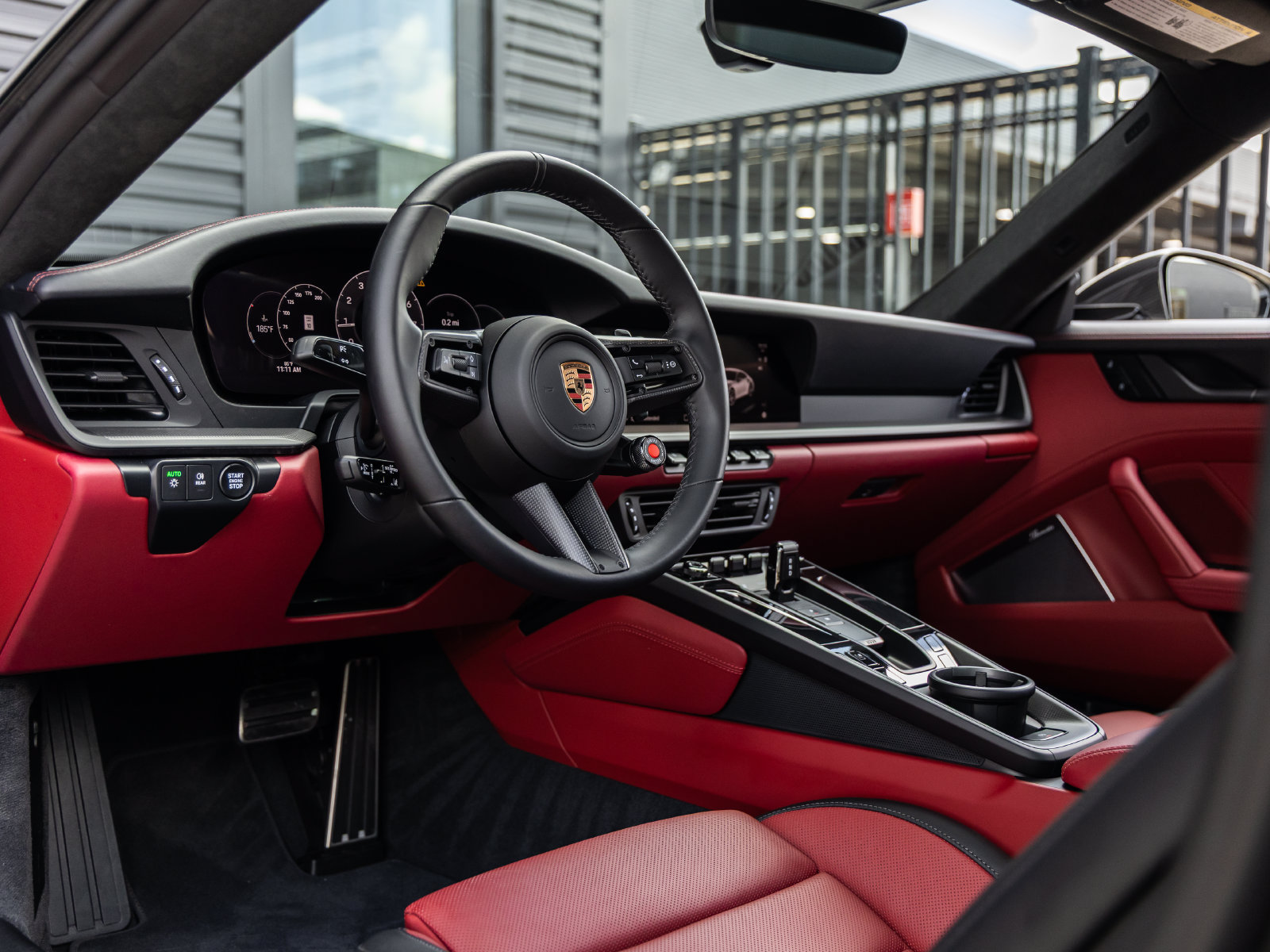 Used 2025 Porsche 911 Carrera RWD image 4