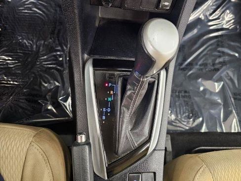 Used 2017 Toyota Corolla LE w/ LE Premium Package image 18