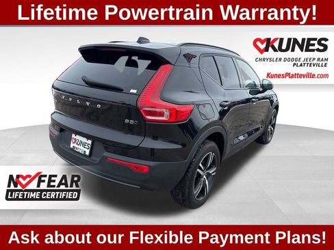Used 2024 Volvo XC40 B5 Core AWD/4WD image 10