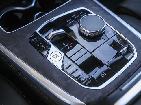 Certified 2023 BMW X7 xDrive40i w/ Premium Package image 17