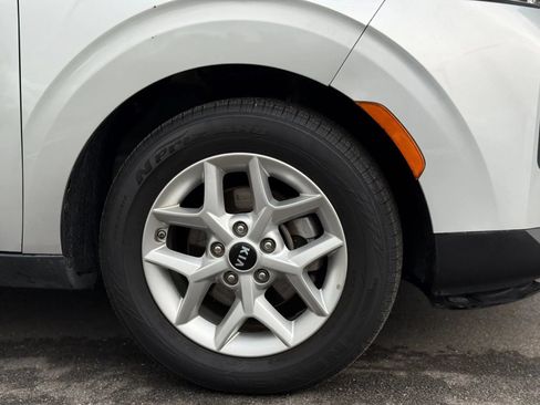 Used 2020 Kia Soul S FWD image 12