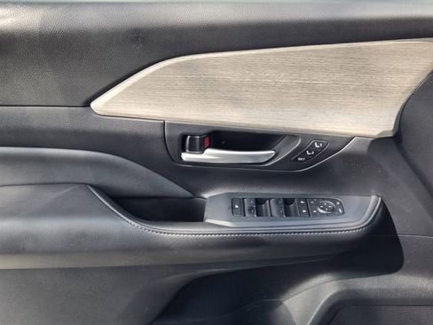 Used 2025 Toyota Grand Highlander AWD Hybrid image 30