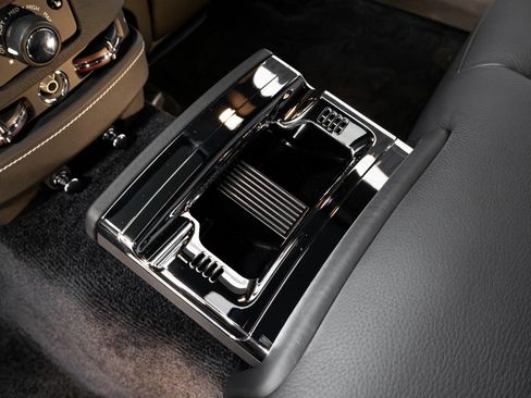 Used 2015 Rolls-Royce Ghost image 30