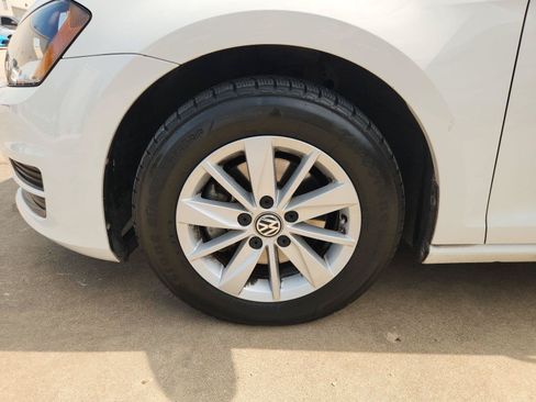 Used 2016 Volkswagen Golf S FWD image 31