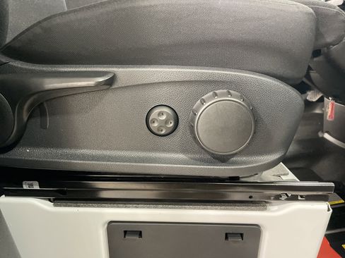 Used 2019 Mercedes-Benz Sprinter 144 image 14