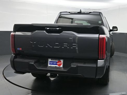 Used 2025 Toyota Tundra Platinum AWD/4WD image 45