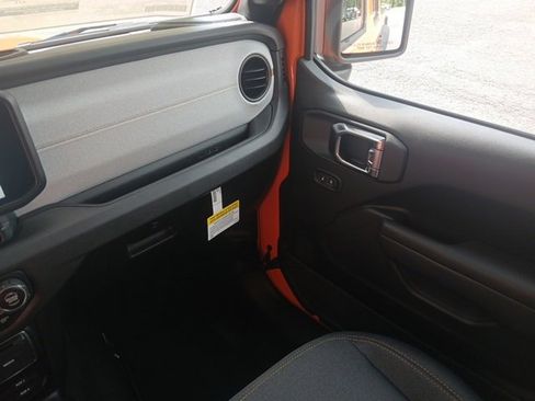 New 2025 Jeep Gladiator Sport image 30