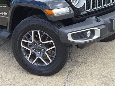 Used 2024 Jeep Wrangler Unlimited Sahara w/ Technology Group AWD/4WD image 3