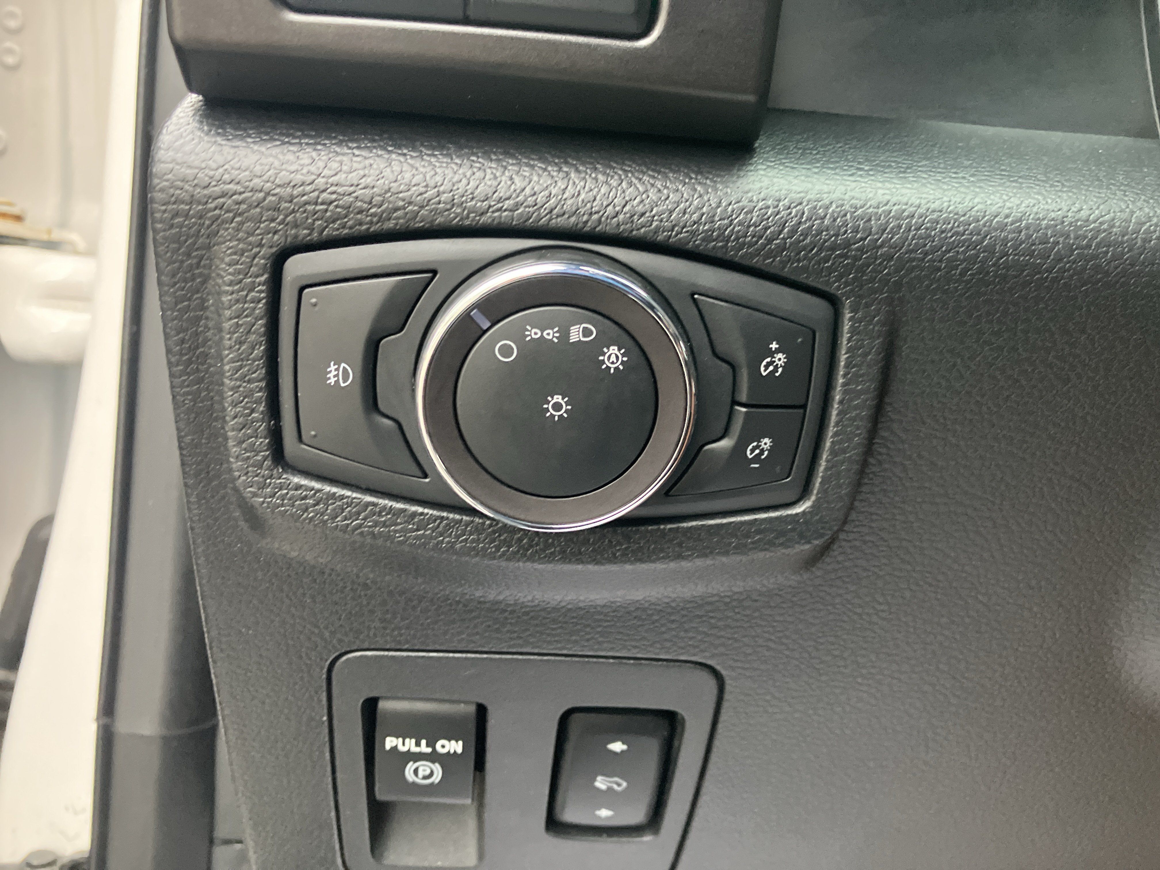 Used 2019 Ford Expedition Limited w/ Equipment Group 302A AWD/4WD image 21