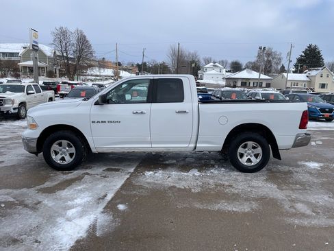 Used 2011 RAM 1500 Classic SLT image 2