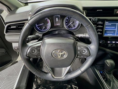 Certified 2019 Toyota Camry SE image 11