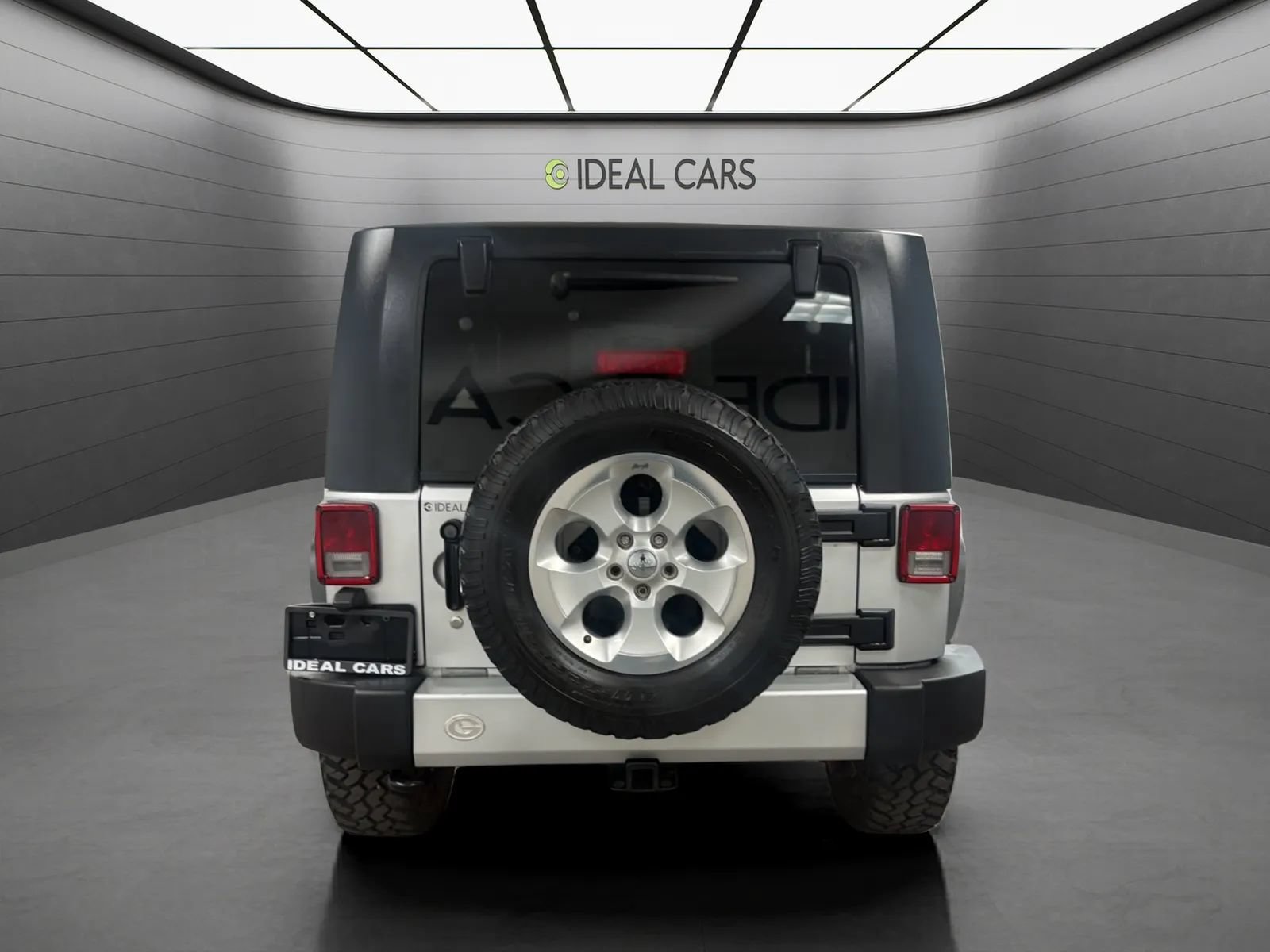 Used 2010 Jeep Wrangler Sahara w/ Dual Top Group AWD/4WD image 6