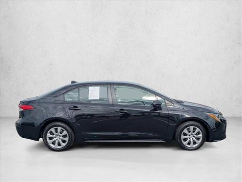 Certified 2025 Toyota Corolla LE image 4