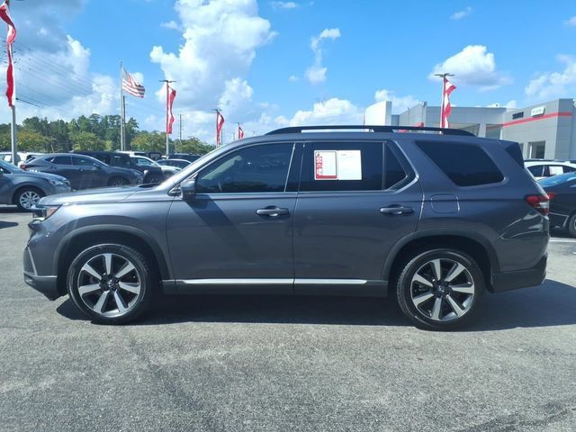 Used 2025 Honda Pilot Touring image 3