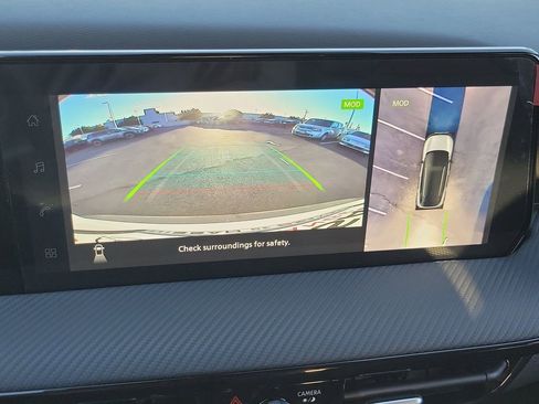 New 2026 Nissan Kicks SR image 8