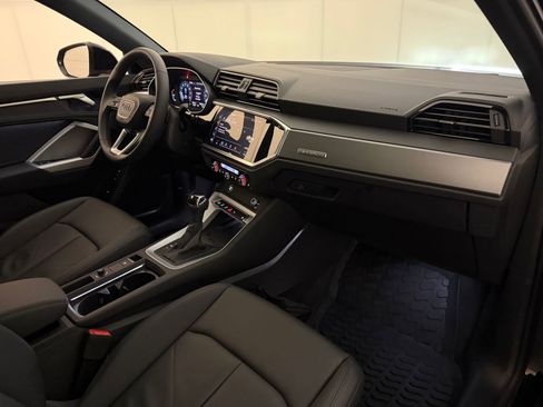 Used 2025 Audi Q3 2.0T Premium w/ Convenience Package AWD/4WD image 30