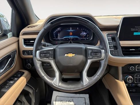 Used 2023 Chevrolet Suburban Premier w/ Advanced Technology Package AWD/4WD image 12