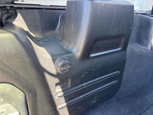 Used 2021 Jeep Wrangler Unlimited Rubicon AWD/4WD image 32