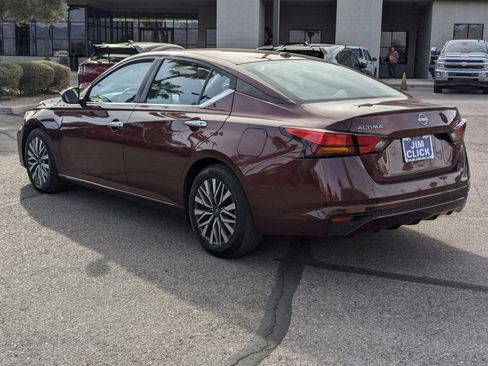 Used 2023 Nissan Altima 2.5 SV image 4