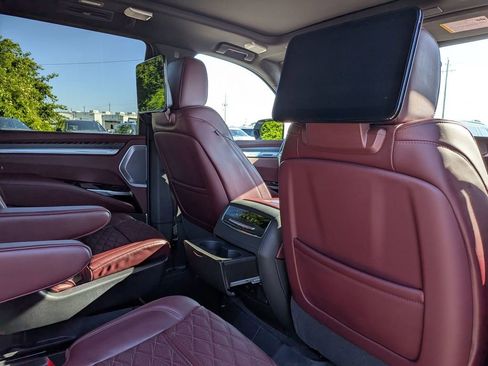Certified 2025 Cadillac Escalade Sport w/ Touring Package AWD/4WD image 25
