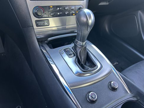 Used 2015 INFINITI Q40 w/ Moonroof Package RWD image 24