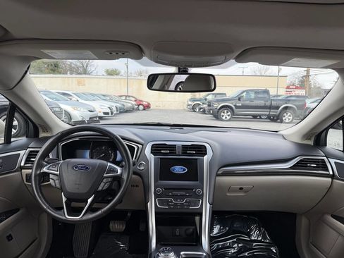 Used 2017 Ford Fusion Energi SE image 13