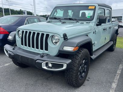 Used 2023 Jeep Gladiator Sport w/ Trailer Tow Package