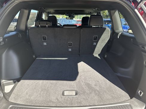 New 2025 Jeep Grand Cherokee Altitude image 18