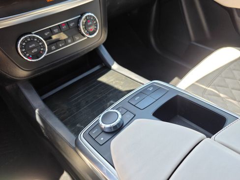 Used 2015 Mercedes-Benz GL 450 4MATIC w/ Parking Assist Package image 33