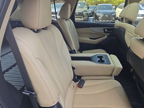Used 2023 Acura MDX SH-AWD w/ Technology Package image 32
